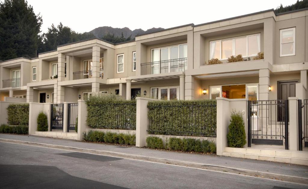 Esplanade Queenstown By Staysouth Exterior foto
